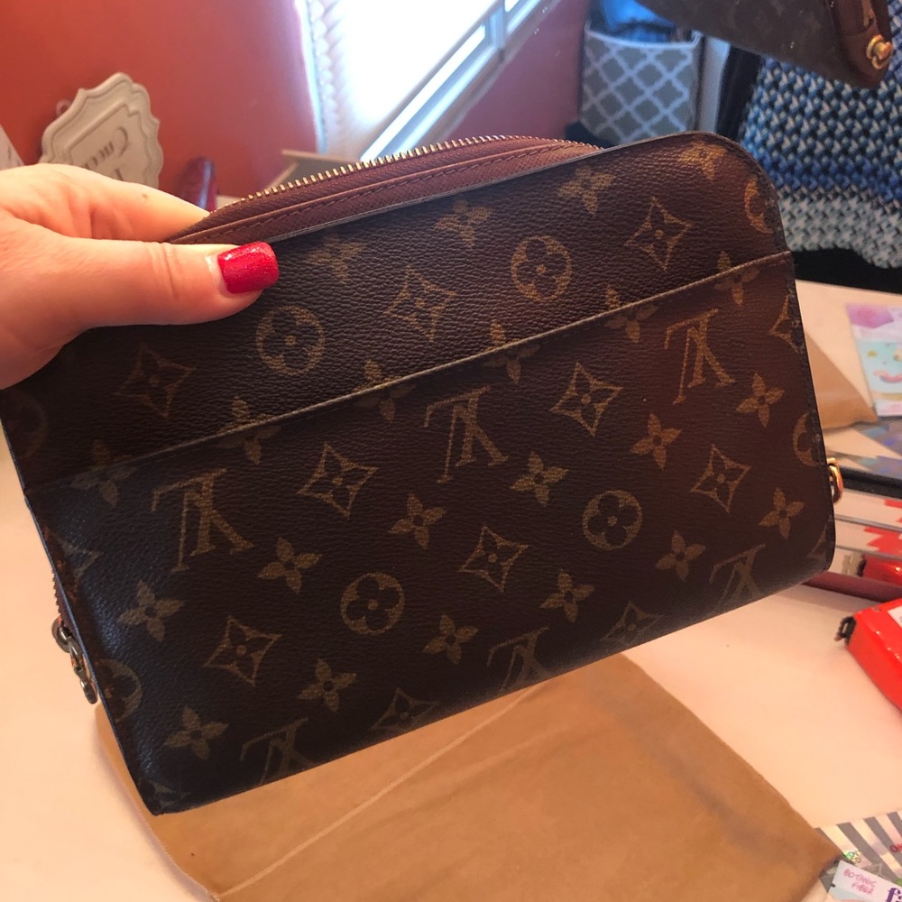 LV Vintage Clutch/crossbody/waist
